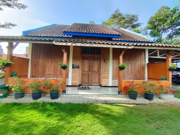 Villa Strawberry Field — Tampak Depan