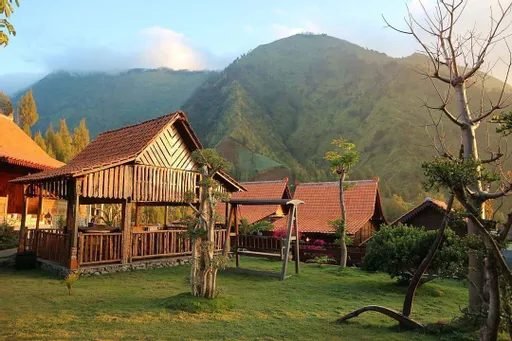 Villa Teletubbies Hill — Tampak Depan